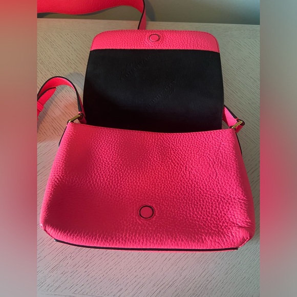 Burberry calfskin smooth grain small Burleigh crossbody bag in neon pink - Picture 8 of 16